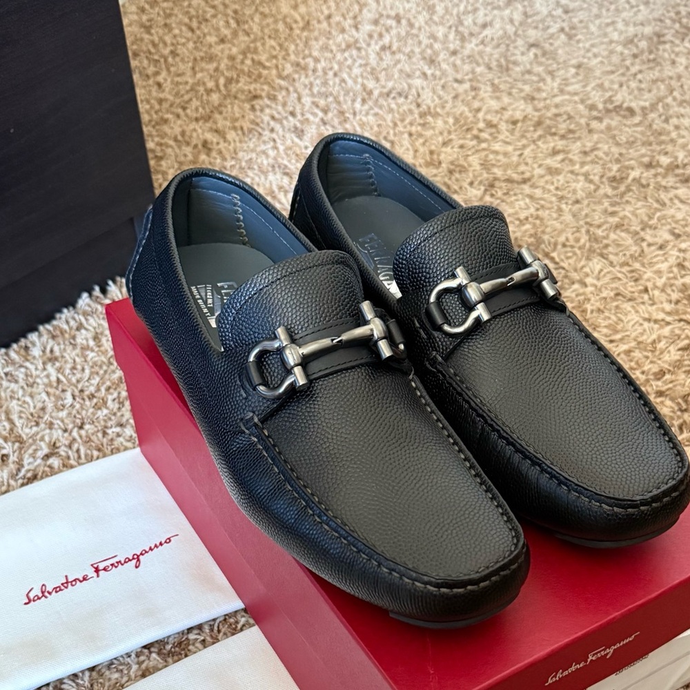 Salvatore Ferragamo Men's Parigi New Arizona Leather Drivers in Black